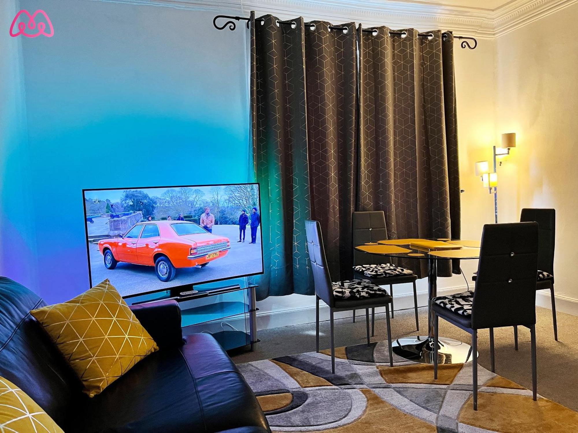 2 Bedrooms Entire Apartment Self Check In Kelty エクステリア 写真